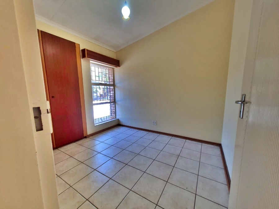 28 Bedroom Property for Sale in Kannoniers Park North West